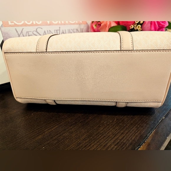 MICHAEL KORS TRAVEL MEDIUM DUFFLE SATCHEL SHOULDER CROSSBODY - Picture 6 of 7